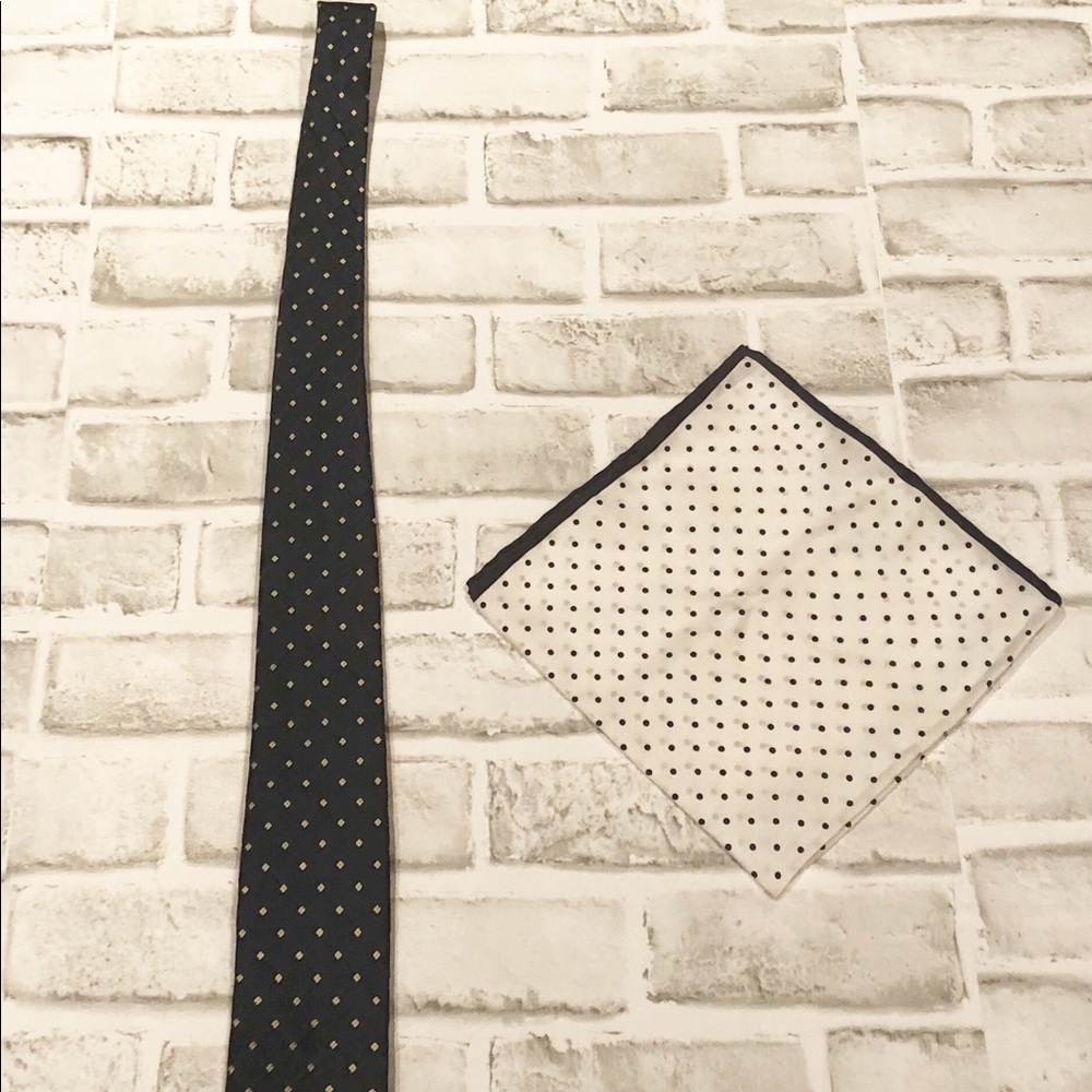 5 for $80 Michael Kors Silk Mens Neck Ties Navy - Picture 5 of 7